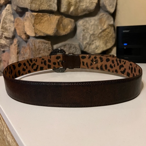 Betsey Johnson Brown Belt Vegan Faux Leather size M - Picture 2 of 8